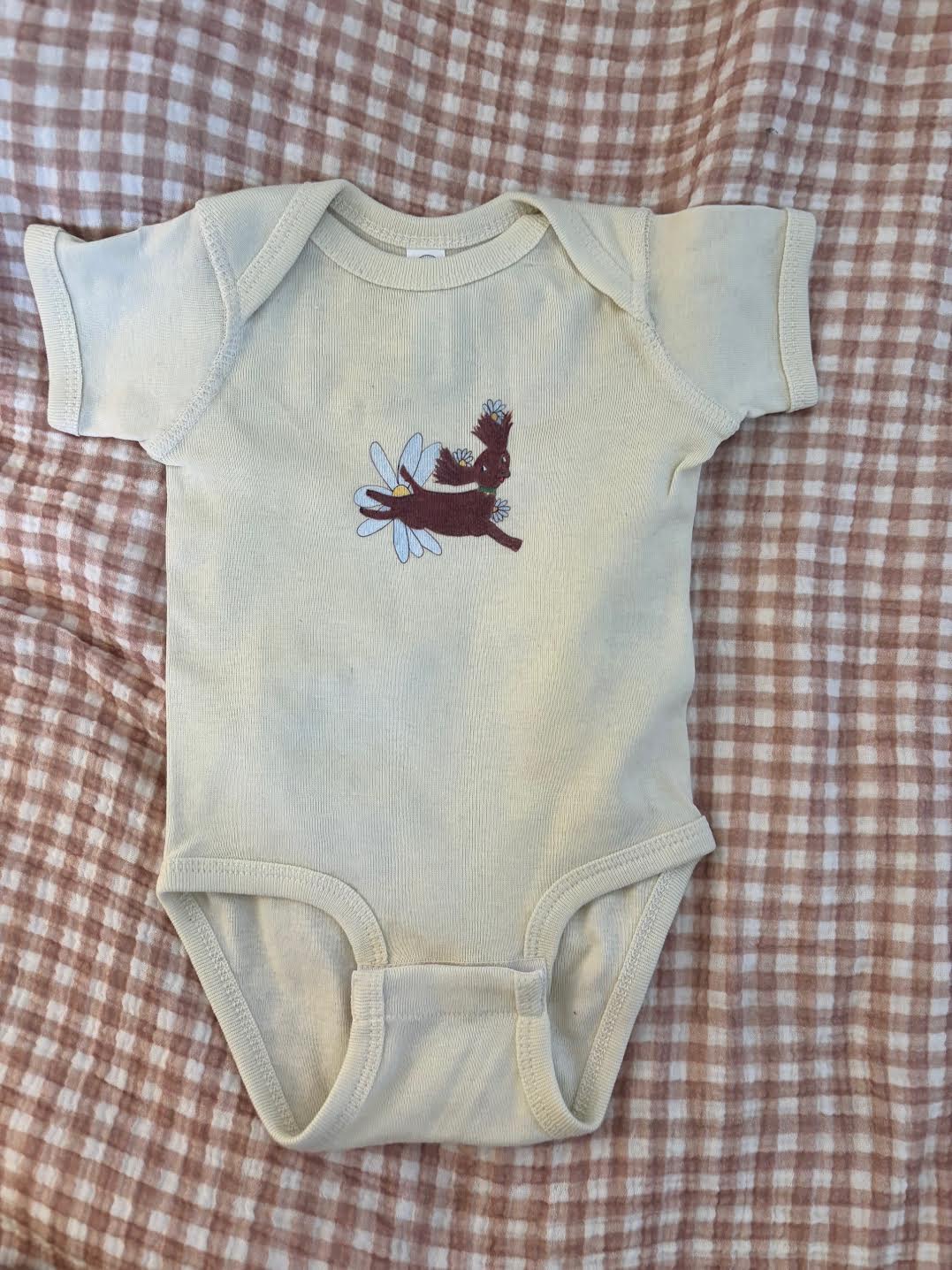 Daisy Dog Baby Onesie - Natural