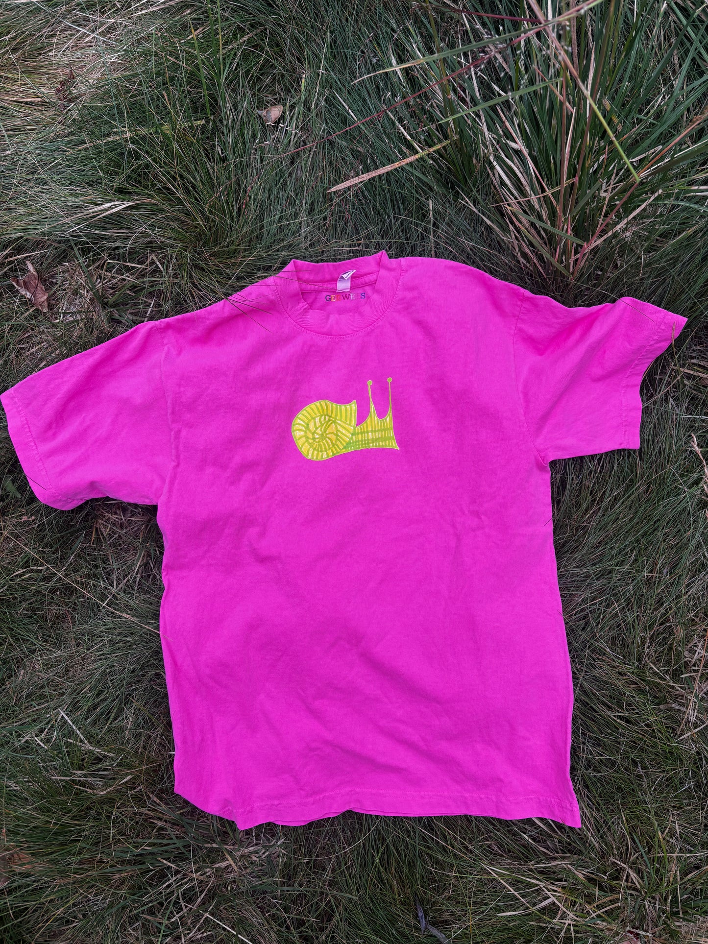 NEW! Snail Adult Unisex Tee-Shirt - Paradise Pink